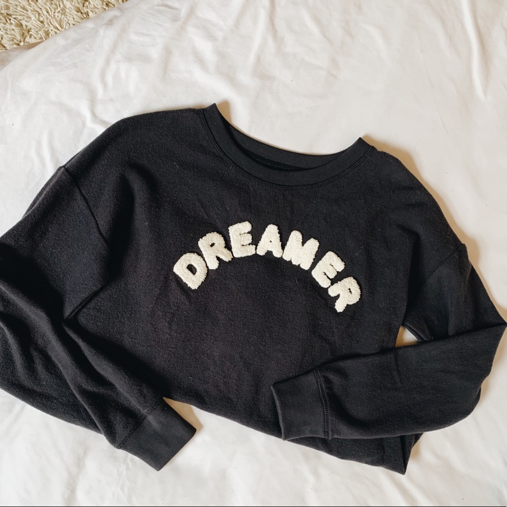 AE “dreamer” crew neck pullover! NEVER WORN!!